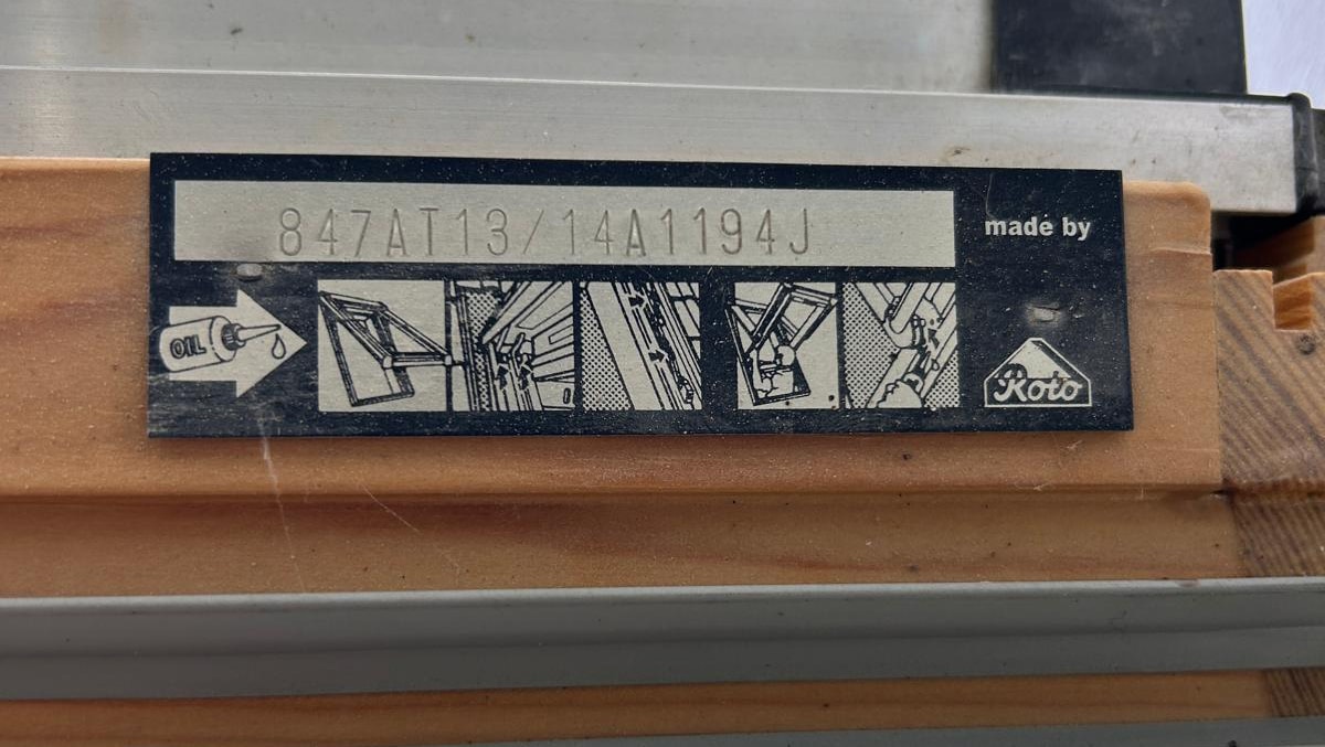 Typenschild Roto-Fenster
